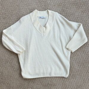 Zara Elegant Off-White V-Neck Sweater, size Small